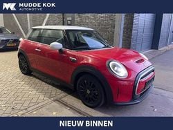 Rood Gebruikt 2023 Mini Cooper Classic Hatchback | € 20.700 (Super prijs)