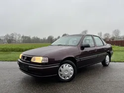 Paars Gebruikt 1994 Opel Vectra Comfort Sedan | € 4.350