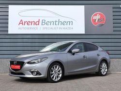 Grijs Gebruikt 2015 Mazda 3 Sedan | € 9.750 (Eerlijke prijs)