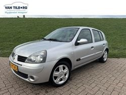 Grijs Gebruikt 2005 Renault Clio II Hatchback | € 1.995 (Goede deal)