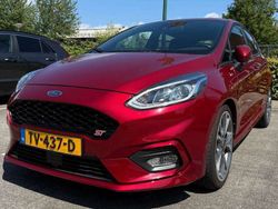 Rood Gebruikt 2018 Ford Fiesta Vignale Hatchback | € 14.995 (Eerlijke prijs)