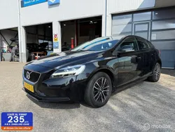 Zwart Gebruikt 2017 Volvo V40 Plus Stationwagen | € 14.490 (Eerlijke prijs)