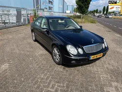 Zwart Gebruikt 2005 Mercedes E220 Elegance Sedan | € 2.699 (Goede deal)