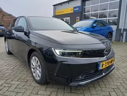 Zwart Gebruikt 2022 Opel Astra Elegance Hatchback | € 18.995 (Eerlijke prijs)
