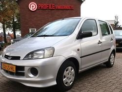 Grijs Gebruikt 2003 Daihatsu YRV MPV | € 3.750