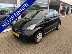 Zwart Gebruikt 2007 Toyota Aygo Hatchback | € 3.333 (Iets duurder)