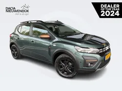 Cedergroen dqk Gebruikt 2024 Dacia Sandero Extreme Hatchback | € 23.995 (Eerlijke prijs)