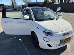 Wit Gebruikt 2022 Fiat 500e La Prima Hatchback | € 21.950 (Eerlijke prijs)