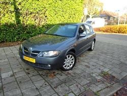 Grijs Gebruikt 2003 Nissan Almera Tekna Hatchback | € 1.150 (Eerlijke prijs)