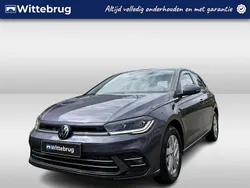 Grijs Gebruikt 2022 VW Polo Style Hatchback | € 22.450 (Eerlijke prijs)