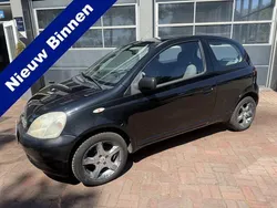 Zwart, metallic lak Gebruikt 2001 Toyota Yaris Luna Hatchback | € 899 (Goede deal)