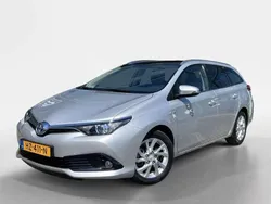 Grijs, metallic lak Gebruikt 2016 Toyota Auris Touring Sports Trend Stationwagen | € 16.999 (Eerlijke prijs)