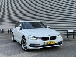 Wit (metallic) Gebruikt 2016 BMW 330e Executive Sedan | € 10.950 (Super prijs)