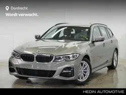 Grijs Gebruikt 2021 BMW 330 M Sport Stationwagen | € 37.895 (Eerlijke prijs)
