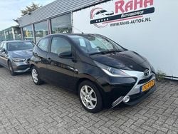 Zwart Gebruikt 2017 Toyota Aygo X-play Hatchback | € 7.950 (Eerlijke prijs)