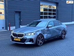 Grijs Gebruikt 2024 BMW 520 M Sport Sedan | € 46.650 (Goede deal)