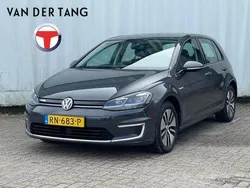 Grijs, metallic lak Gebruikt 2018 VW e-Golf Hatchback | € 11.995 (Eerlijke prijs)
