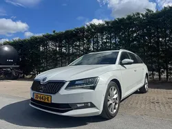 Wit Gebruikt 2016 Skoda Superb Business Line Stationwagen | € 9.499 (Iets duurder)