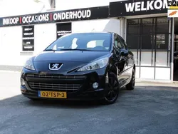 Zwart Gebruikt 2012 Peugeot 207 Urban Move Hatchback | € 4.450 (Eerlijke prijs)