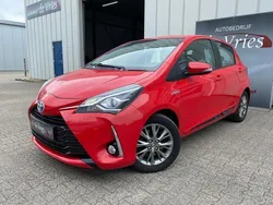 Rood Gebruikt 2017 Toyota Yaris Premium Hatchback | € 11.940 (Super prijs)