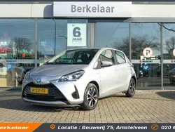 Grijs Gebruikt 2020 Toyota Yaris Active Hatchback | € 16.445 (Eerlijke prijs)