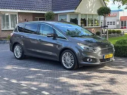 Grijs Gebruikt 2015 Ford S-MAX Titanium MPV | € 17.950