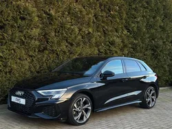 Zwart, metallic lak Gebruikt 2020 Audi A3 Sportback S-Line Hatchback | € 31.890 (Eerlijke prijs)