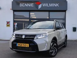 Bruin Nieuw 2025 Suzuki Vitara Style SUV | € 32.895 (Duur)