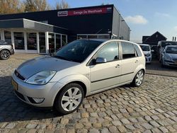 Grijs (metallic) Gebruikt 2005 Ford Fiesta Futura Hatchback | € 2.250 (Eerlijke prijs)