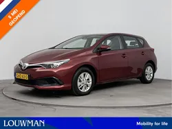 Rood Gebruikt 2018 Toyota Auris Hybrid Limited Hatchback | € 17.950 (Eerlijke prijs)
