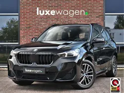 Zwart, metallic lak Gebruikt 2024 BMW X1 M Sport SUV | € 49.900 (Eerlijke prijs)