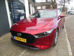 Rood Gebruikt 2019 Mazda 3 Comfort Hatchback | € 21.450 (Eerlijke prijs)