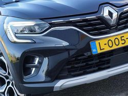 Zwart, metallic lak Gebruikt 2021 Renault Captur Intens SUV | € 12.925 (Eerlijke prijs)
