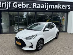 Wit Gebruikt 2021 Toyota Yaris Hybrid Business Edition Hatchback | € 15.900 (Eerlijke prijs)