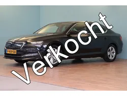 Zwart, metallic lak Gebruikt 2021 Skoda Superb Business Line Hatchback | € 20.899 (Super prijs)