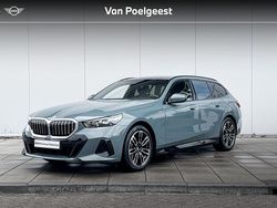 Groen Gebruikt 2024 BMW 520 M Sport Stationwagen | € 66.900 (Goede deal)