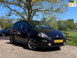 Zwart Gebruikt 2015 Fiat Punto Lounge Hatchback | € 3.450 (Goede deal)