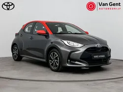 Grijs Gebruikt 2021 Toyota Yaris Hybrid Edition Hatchback | € 22.499 (Eerlijke prijs)