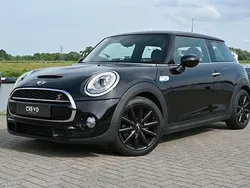 Zwart Gebruikt 2017 Mini Cooper S Chili Hatchback | € 17.950 (Eerlijke prijs)