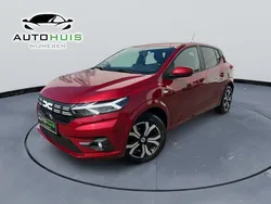 Rood Gebruikt 2023 Dacia Sandero Expression Hatchback | € 15.945 (Goede deal)