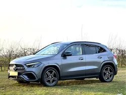 Grijs, metallic lak Gebruikt 2024 Mercedes GLA200 AMG line SUV | € 58.950