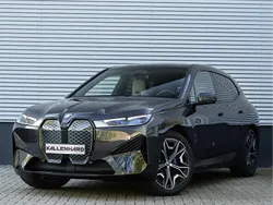 Grijs Gebruikt 2024 BMW iX Sport Line SUV | € 72.875 (Goede deal)