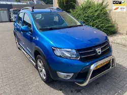 Blauw Gebruikt 2014 Dacia Sandero Lauréate Hatchback | € 5.750 (Iets duurder)