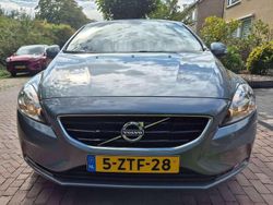 Grijs Gebruikt 2015 Volvo V40 Kinetic Stationwagen | € 12.499 (Eerlijke prijs)