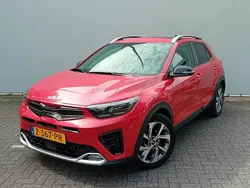 Rood metallic Gebruikt 2024 Kia Stonic SUV | € 26.440 (Eerlijke prijs)
