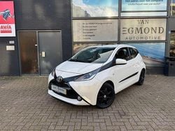 Wit Gebruikt 2015 Toyota Aygo X-play Hatchback | € 6.450 (Goede deal)