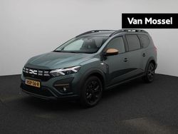 Groen, metallic lak Gebruikt 2025 Dacia Jogger Extreme MPV | € 29.440 (Duur)