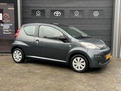 Grijs Gebruikt 2012 Peugeot 107 Access Hatchback | € 2.950 (Eerlijke prijs)