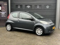 Grijs Gebruikt 2012 Peugeot 107 Access Hatchback | € 2.995 (Eerlijke prijs)