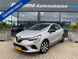 Grijs Gebruikt 2023 Renault Clio V Equilibre Hatchback | € 14.799 (Eerlijke prijs)
